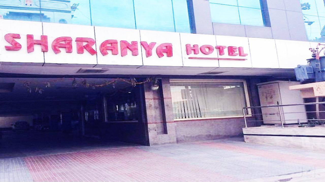 Sharanya Hotel Warangal Dış mekan fotoğraf